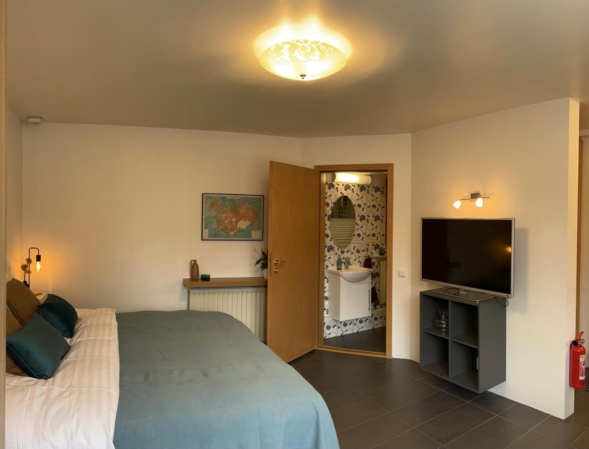 Reykjavik City Center - Privat Studio Apartment Екстериор снимка
