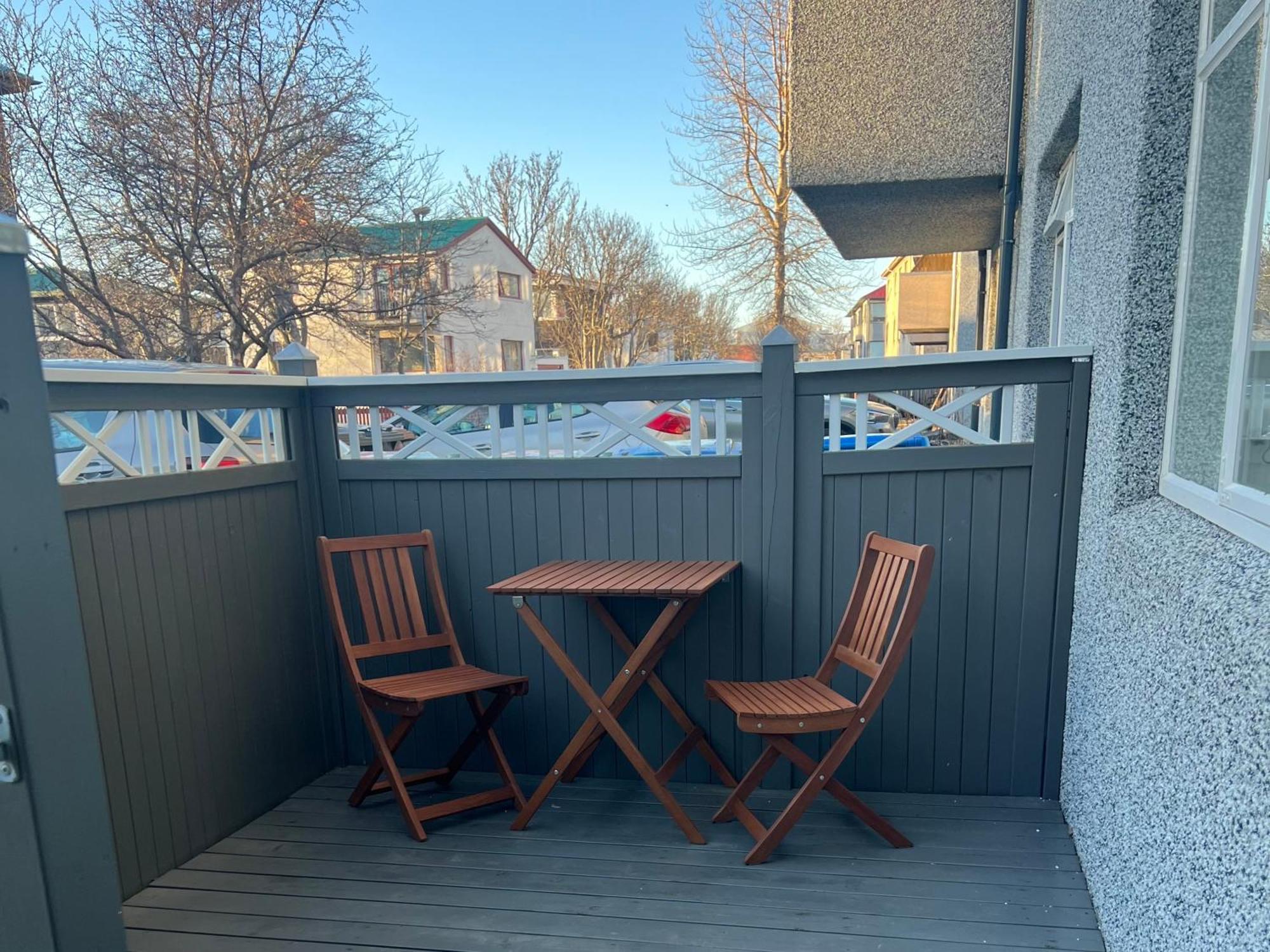 Reykjavik City Center - Privat Studio Apartment Екстериор снимка